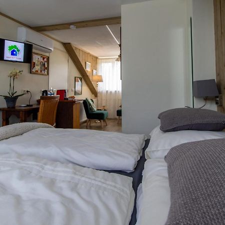 B&B Aan Het Park Eindhoven Bagian luar foto